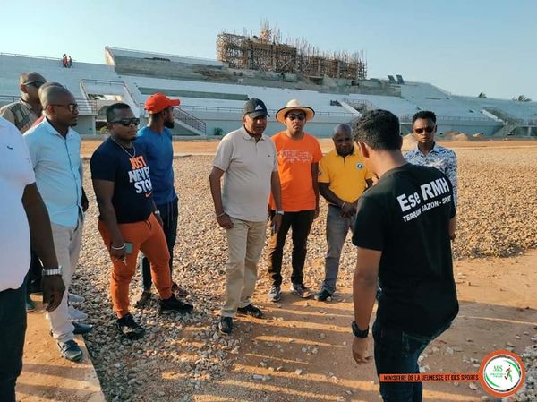 MORONDAVA : KIANJA MANARAPENITRA