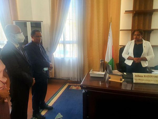 Fiarahabana sy firariantsoa nataon&rsquo;ireo mpiara-miasa an&rsquo;i Ramatoa Minisitra lefitra