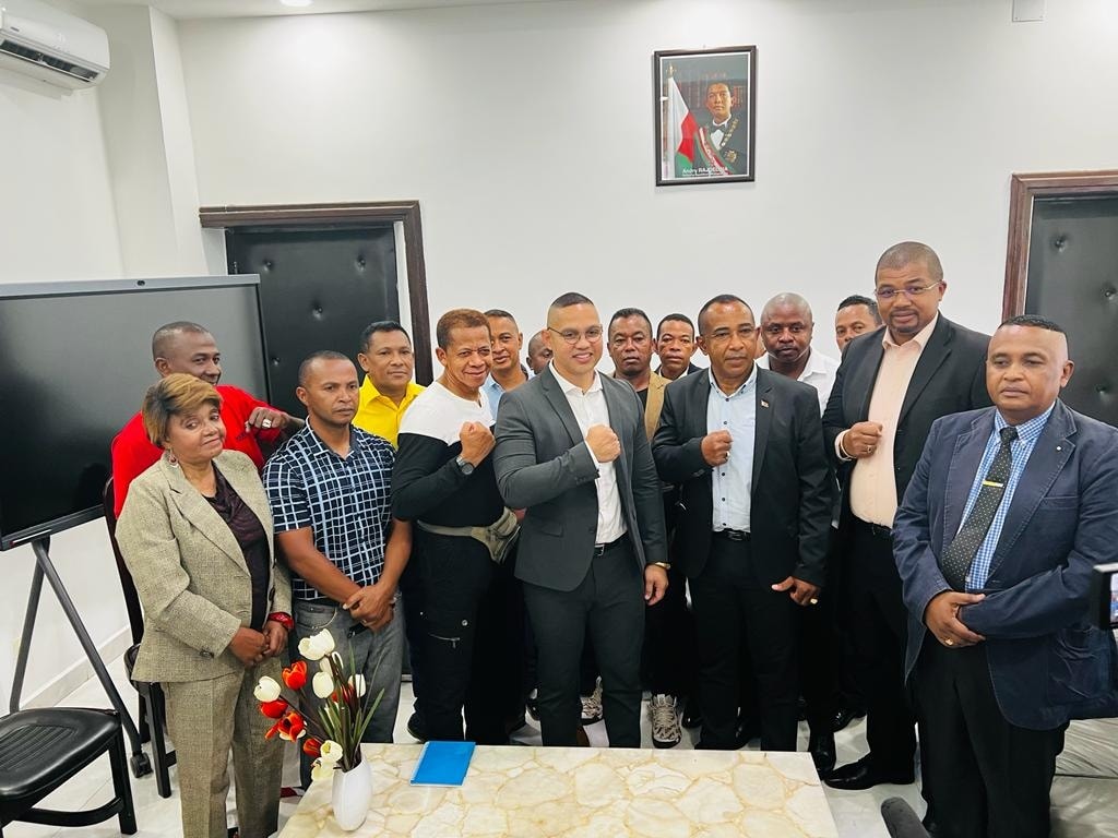 FEDERASIONA MALAGASY NY TARANJA KICKBOXING : FITSIDIHANA ARAM-POMBA FANAJANA