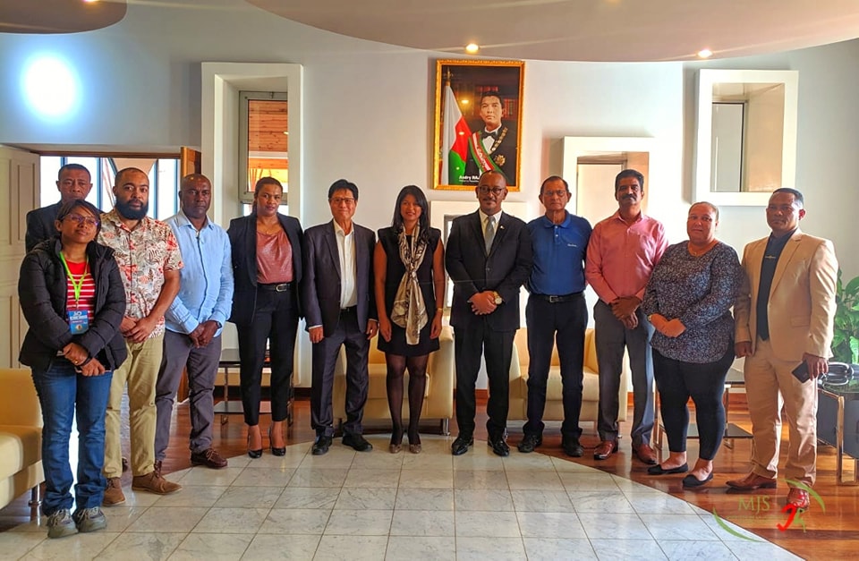 FAHATONGAVAN&rsquo;NY VAOMIERA IRAISAM-PIRENENA MISAHANA NY LALAON&rsquo;NY NOSY