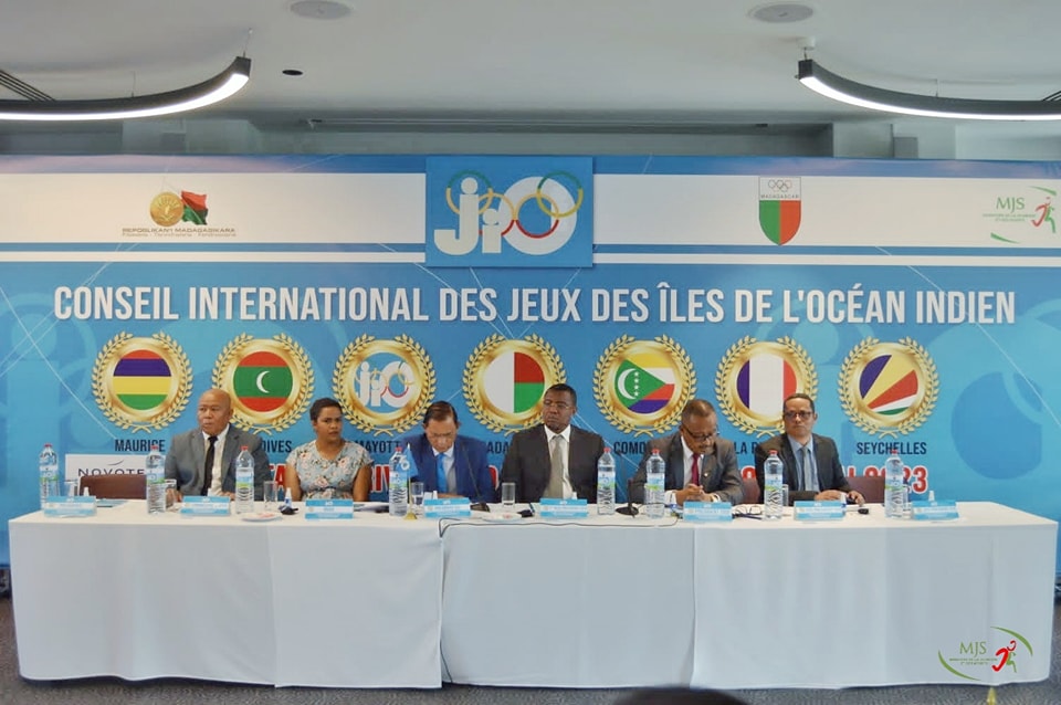 FIVORIAN&rsquo;NY FILAN-KEVITRA IRAISAM-PIRENENA MOMBAN&rsquo;NY LALAON&rsquo;NY NOSY (CIJ)