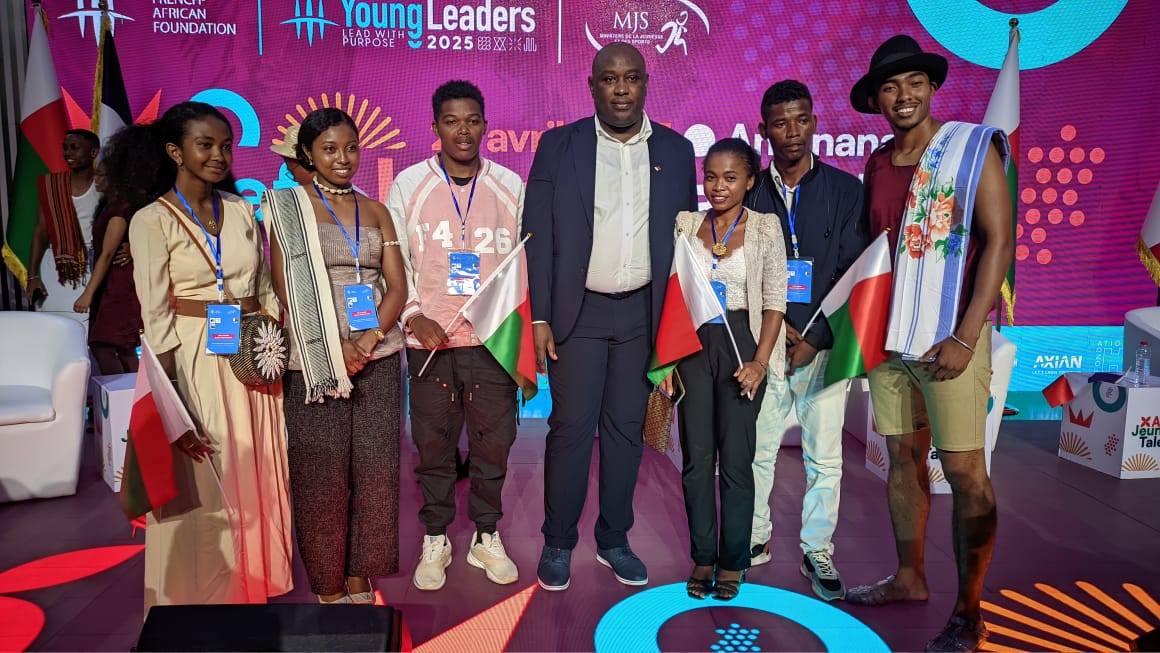 Rencontre riche en partage entre les jeunes, le président Andry Rajoelina et son homologue le président Emmanuel Macron à Andafiavaratra.