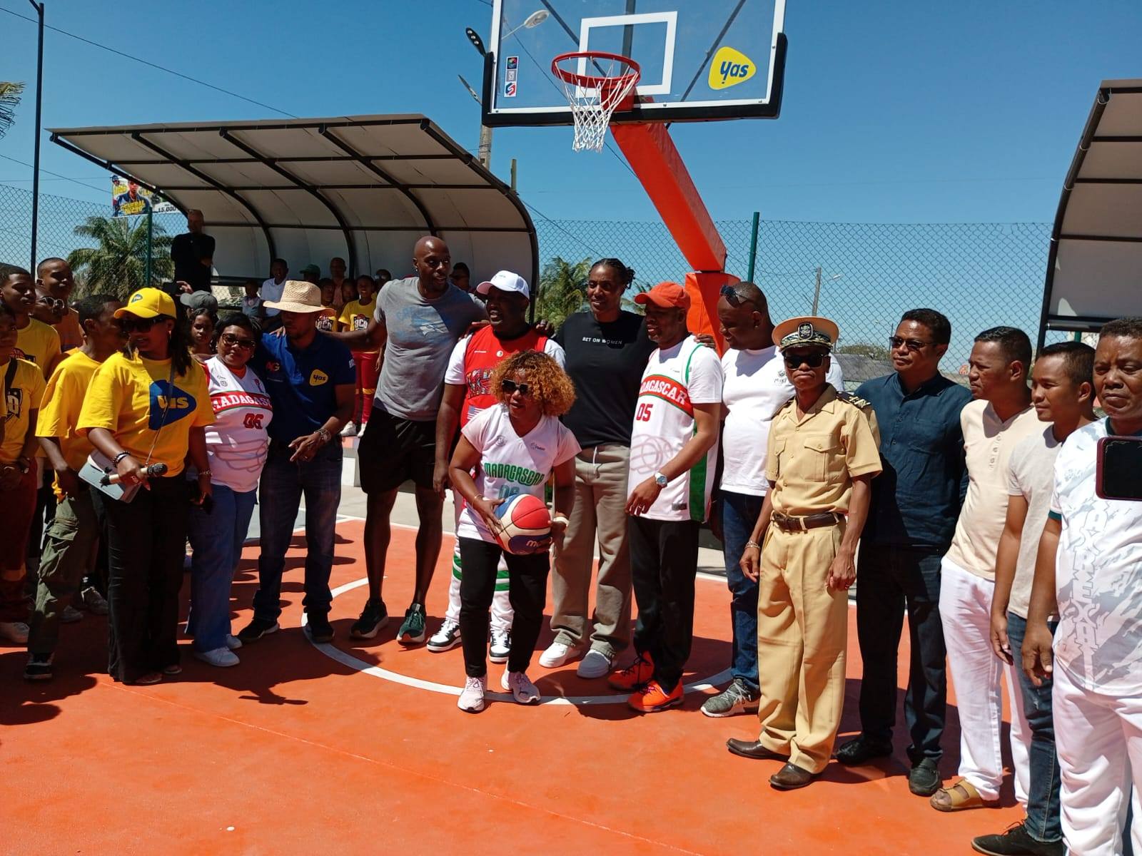 Anthony Tolliver et Sylvia Fowles en visite à Majunga.