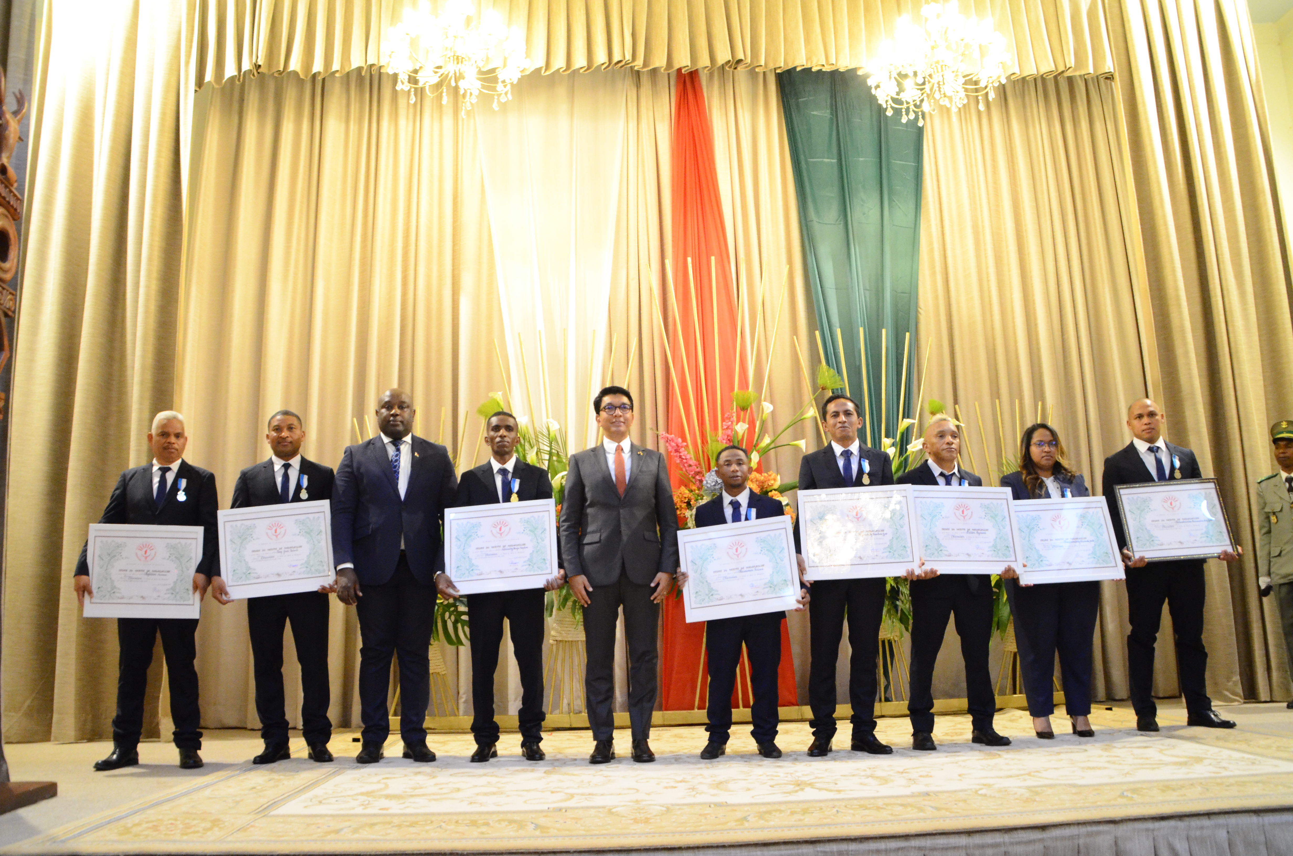 Fanolorana marim-pankasitrahana ny Barea an’i Madagasikara teny Iavoloha.