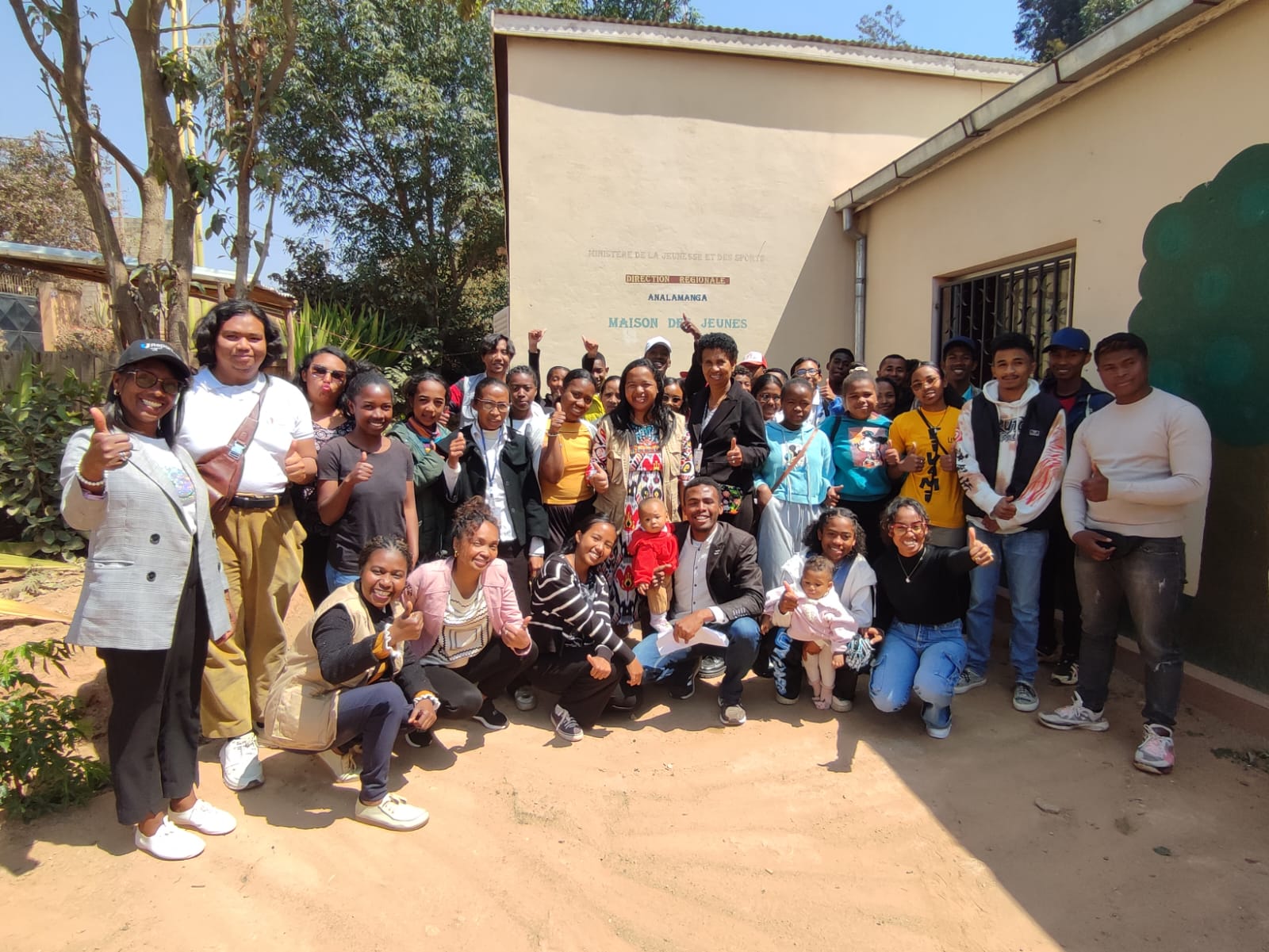 Maison des Jeunes d’Ambohidratrimo : tenue d’un atelier sur l’engagement citoyen animé par les jeunes volontaires du programme Loharano II