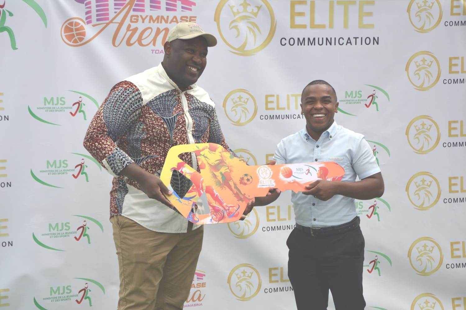 Remise officielle de la gestion du gymnase Arena Toamasina à Élite Communication