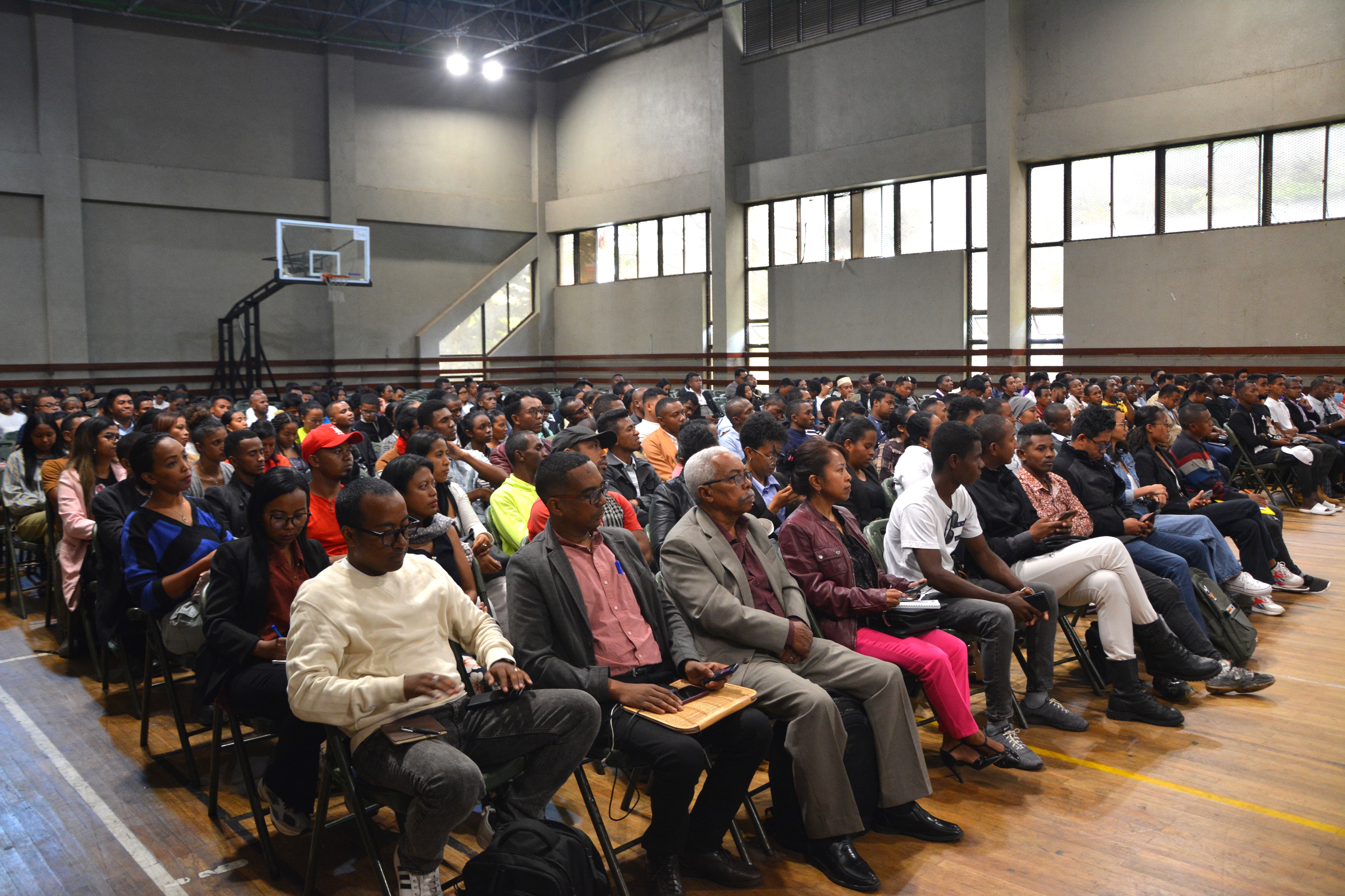 Fanavaozana ny politika nasionaly momba ny Tanora (PNJ) : dingana goavana ho an’ny hoavin’ny tanora malagasy.