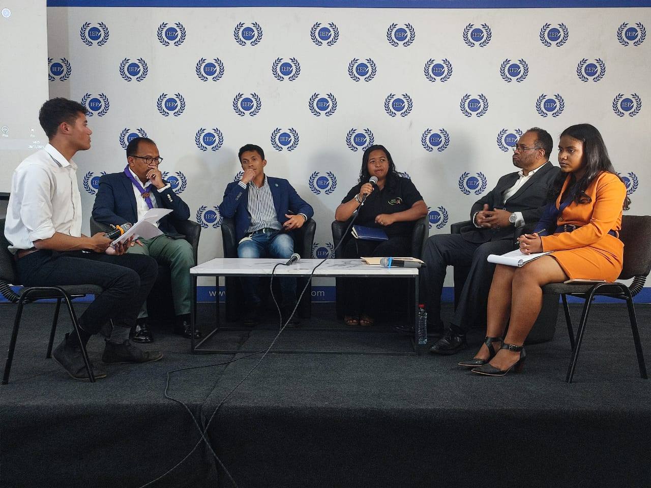 Les Jeunes, Moteurs du Changement