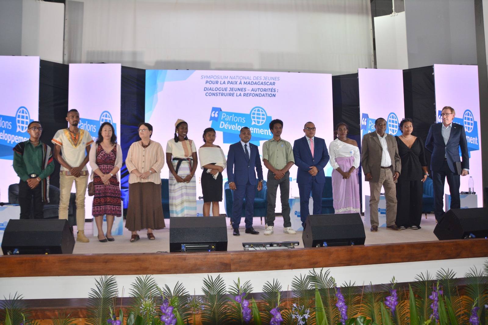 Jeunesse, porteuse d’idées nouvelles : une contribution active à la refondation national