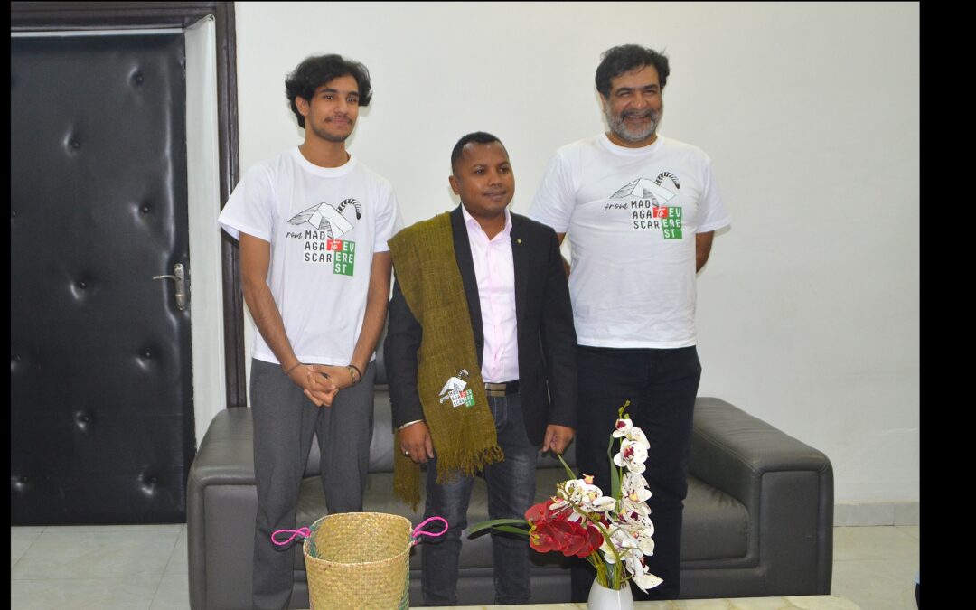 Ascension de l’Everest : le soutien du Ministre aux alpinistes malagasy