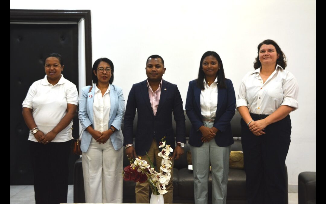 MJS – France Volontaires Madagascar: renforcé la coopération en matière de volontariat international.