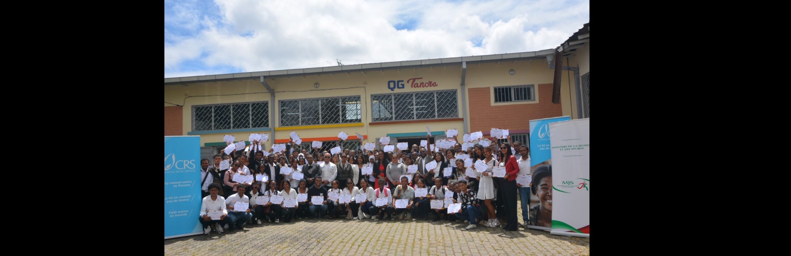 MJS / CRS – Entrepreneuriat des jeunes : remise de certificats aux participants a la formation