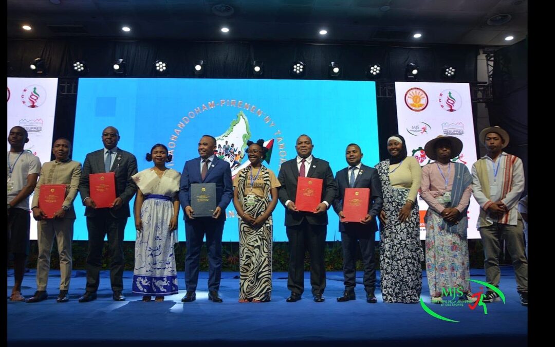 CONCERTATION NATIONALE DES JEUNES : REMISE OFFICIELLE DE LA RESOLUTION FINALE